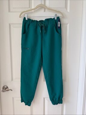 Jaanuu Green Drawstring Scrub Joggers